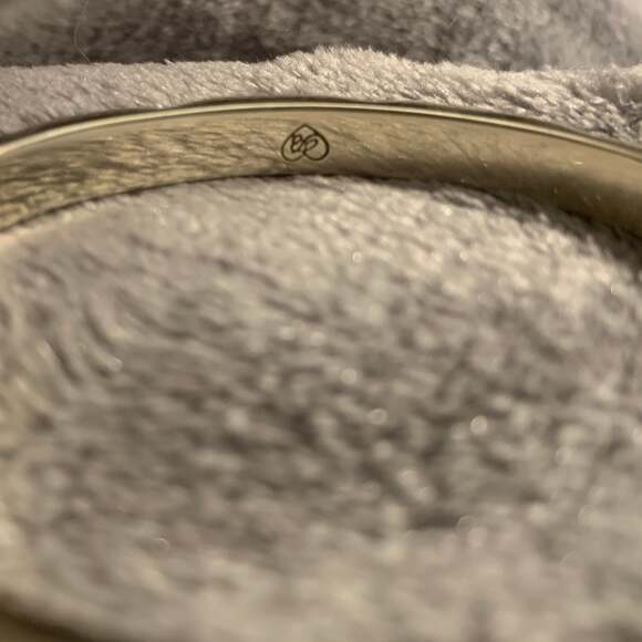 Brighton Footprints Message Hinged Bracelet Silver Tone Crystal Accents - Picture 3 of 5